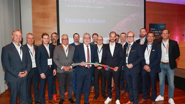 LR Josef Schwaiger und StS Florian Tursky beim Austrian Fiber Summit 2023. Österreichs größter Glasfaser-Kongress hat am Dienstag in Salzburg stattgefunden.